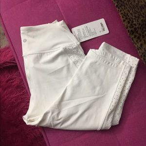 White lululemon ornate crop leggings size 10!